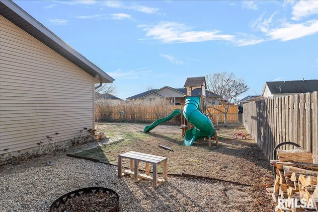 $199,900 | 1219 7th Street, Pawnee, IL 62558