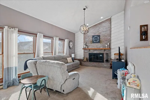 $199,900 | 1219 7th Street, Pawnee, IL 62558