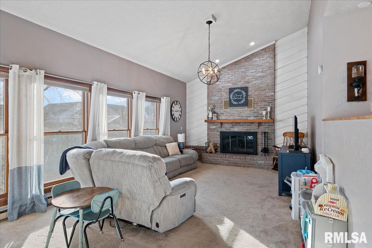 1219 7th Street Pawnee, IL 62558 - Photo 6 of 38