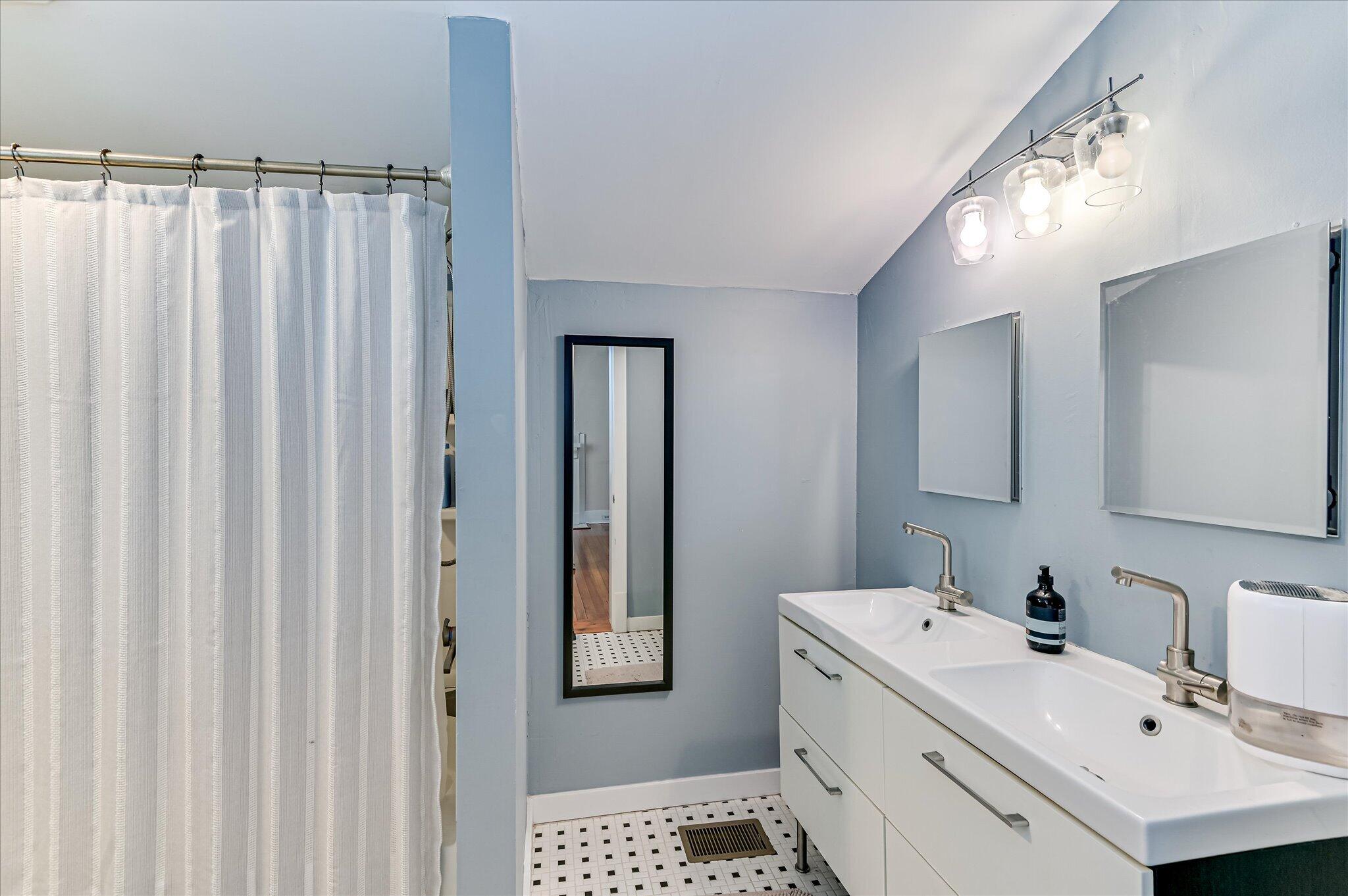 231 Greene Street Augusta, GA 30901 - Photo 19 of 31 Primary Bathroom