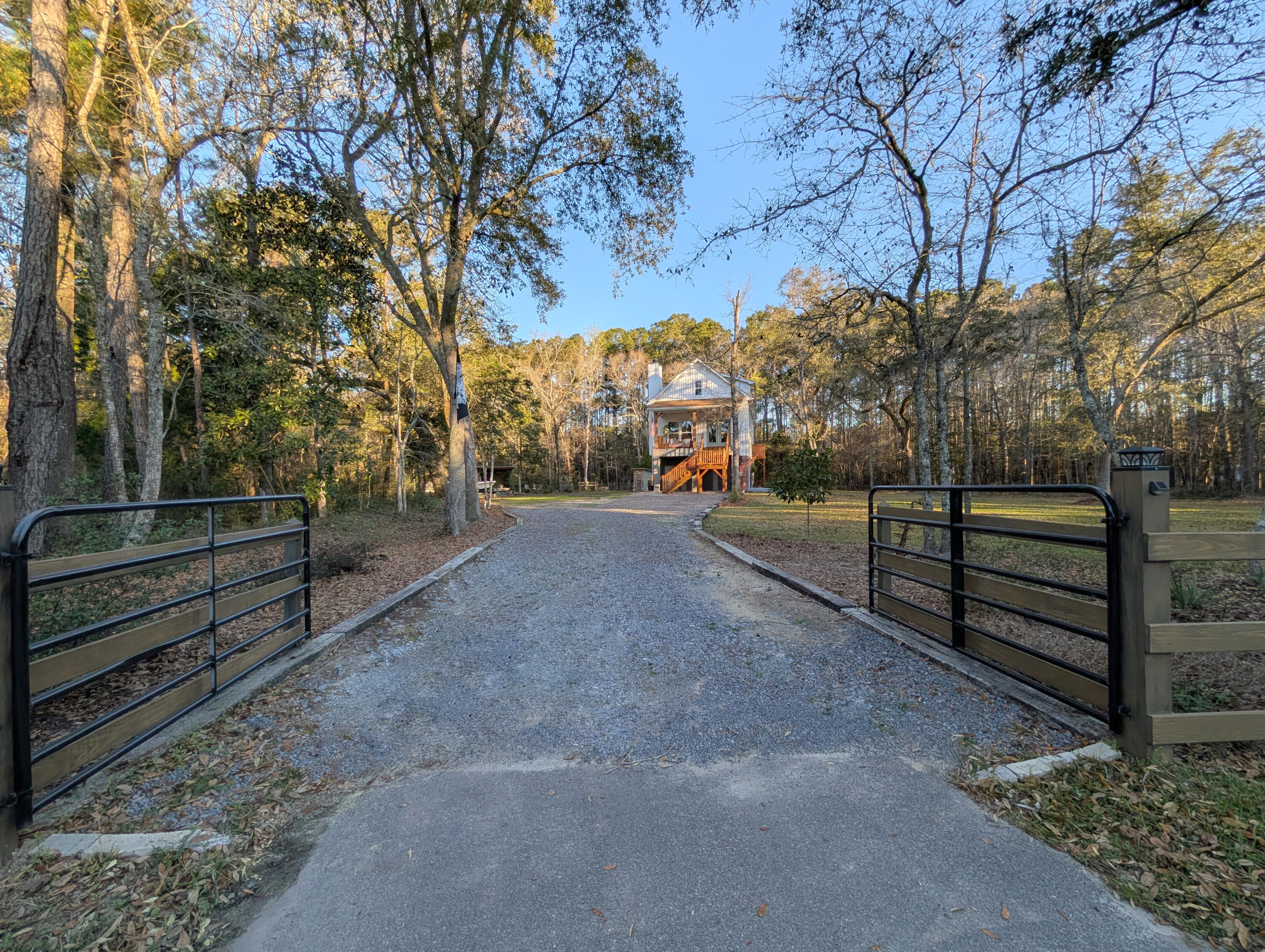 695 Kit Hall Road McClellanville, SC 29458 - Photo 3 of 39 3-Front-Driveway