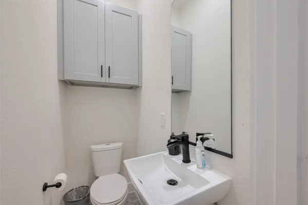 $3,800 | 2909 Nagle Street, Houston, TX 77004