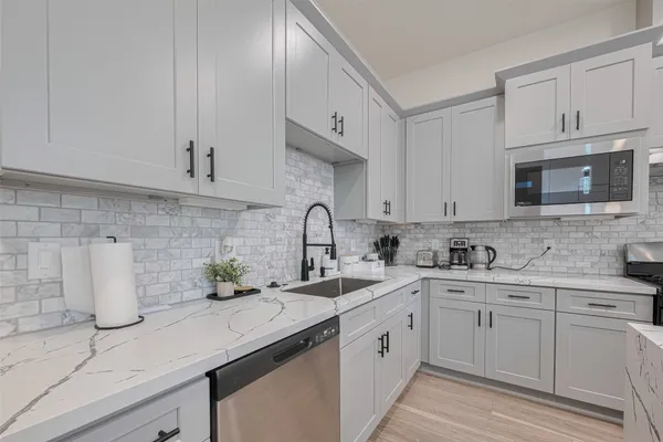 $3,800 | 2909 Nagle Street, Houston, TX 77004