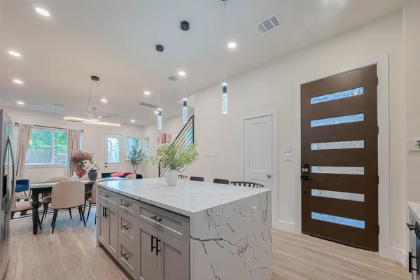 $3,800 | 2909 Nagle Street, Houston, TX 77004