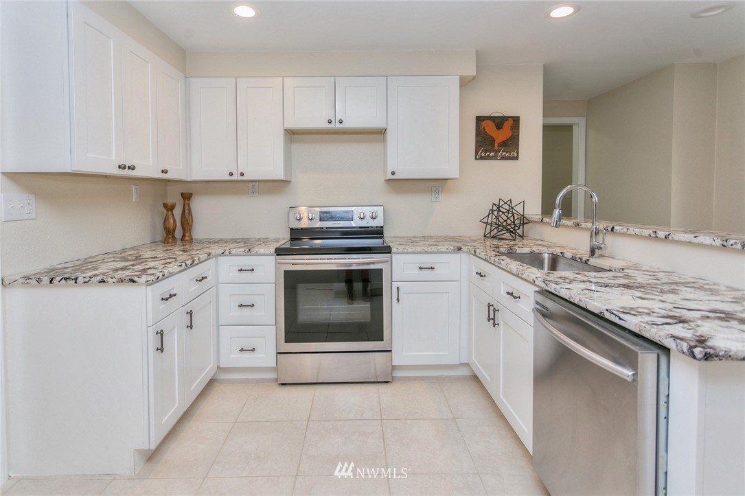 5667 Mae Valley Road Northeast Moses Lake, WA 98837 - Photo 11 of 25 Gallery Image 11