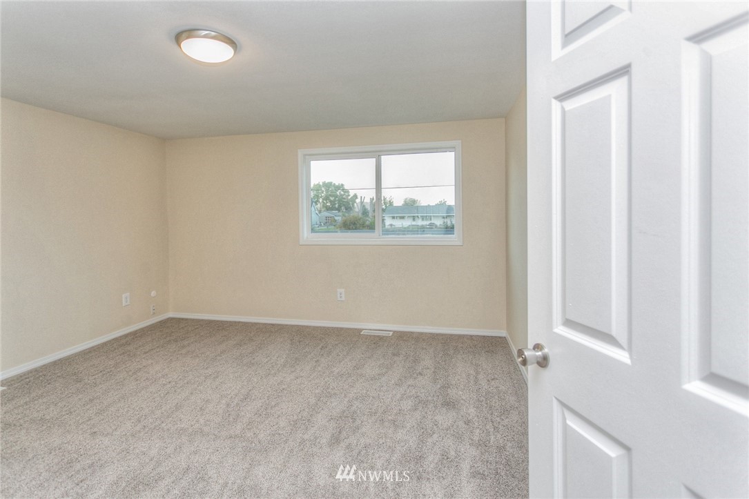 5667 Mae Valley Road Northeast Moses Lake, WA 98837 - Photo 20 of 25 Gallery Image 20