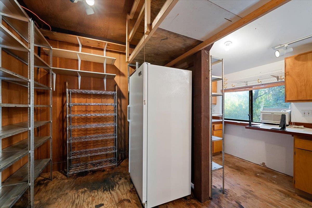 155 Pinewood Way Auburn, CA 95602 - Photo 53 of 92 storage space