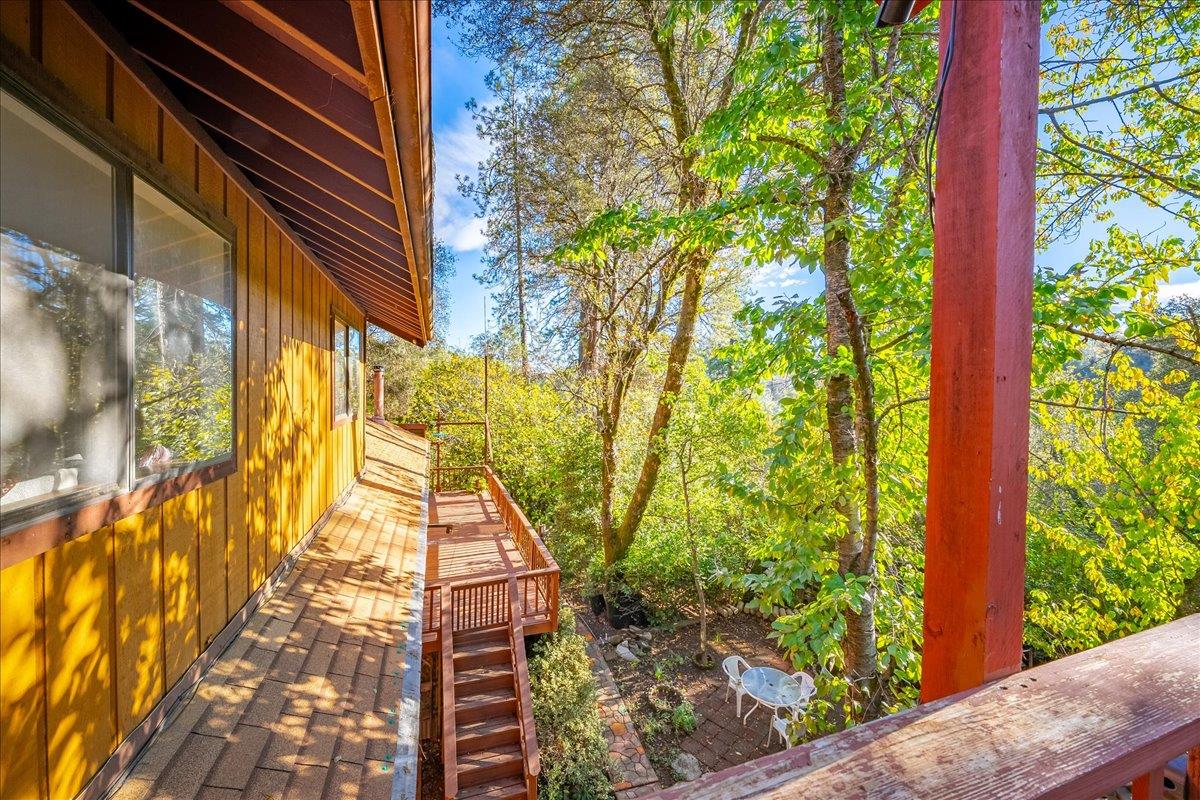 155 Pinewood Way Auburn, CA 95602 - Photo 60 of 92 a view of a yard