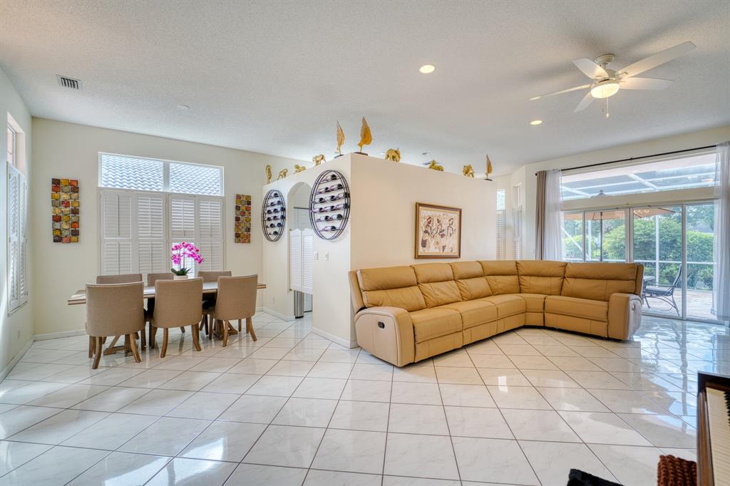 2824 Waters Edge Circle Greenacres, FL 33413 - Photo 17 of 36