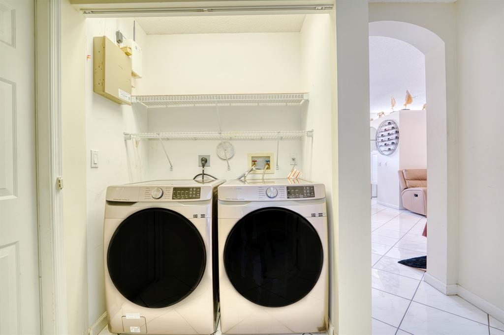 2824 Waters Edge Circle Greenacres, FL 33413 - Photo 23 of 36