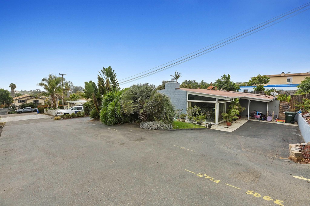 1387 Hygeia Avenue Encinitas, CA 92024 - Photo 3 of 45 a view of a house with a patio