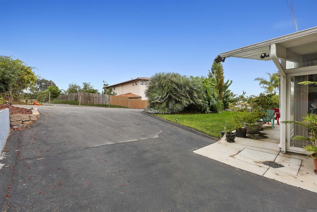1387 Hygeia Avenue Encinitas, CA 92024 - Photo 5 of 45 a view of a street with a building in the background