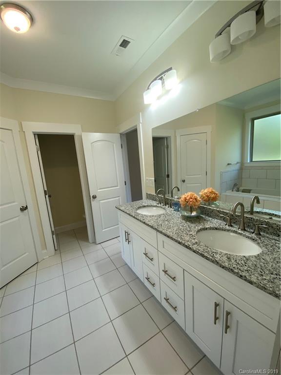 8832 Reedy Creek Road Charlotte, NC 28215 - Photo 17 of 30 Gallery Image 17
