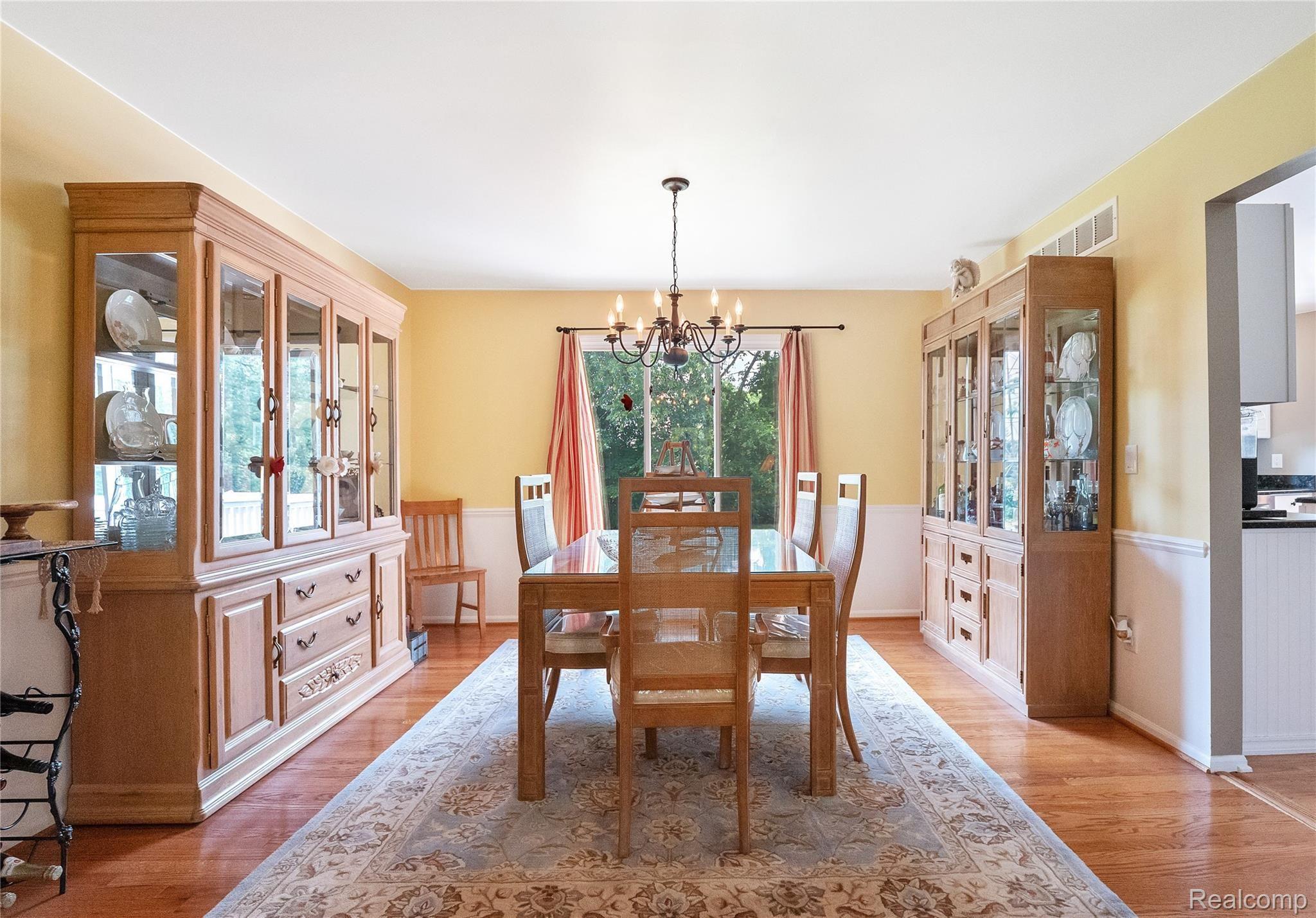 24417 Woodham Road Novi, MI 48374 - Photo 16 of 37 DINING ROOM