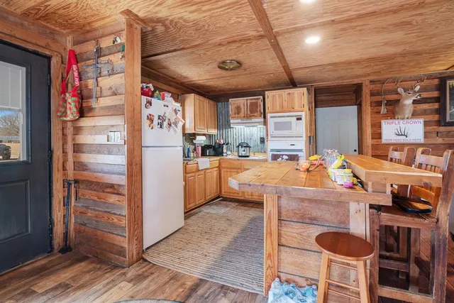 $1,250,000 | 4060 County Road 36220, Sumner, TX 75486