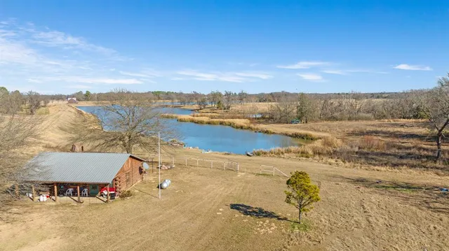 $1,250,000 | 4060 County Road 36220, Sumner, TX 75486