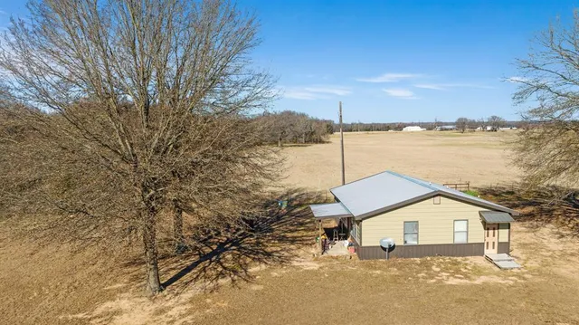 $1,250,000 | 4060 County Road 36220, Sumner, TX 75486