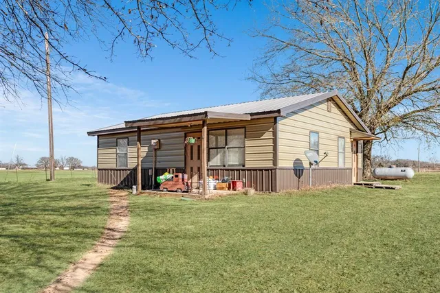 $1,250,000 | 4060 County Road 36220, Sumner, TX 75486