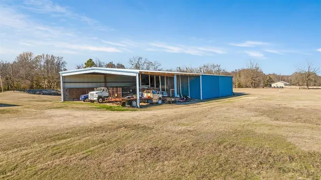 $1,250,000 | 4060 County Road 36220, Sumner, TX 75486