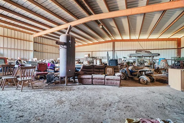 $1,250,000 | 4060 County Road 36220, Sumner, TX 75486