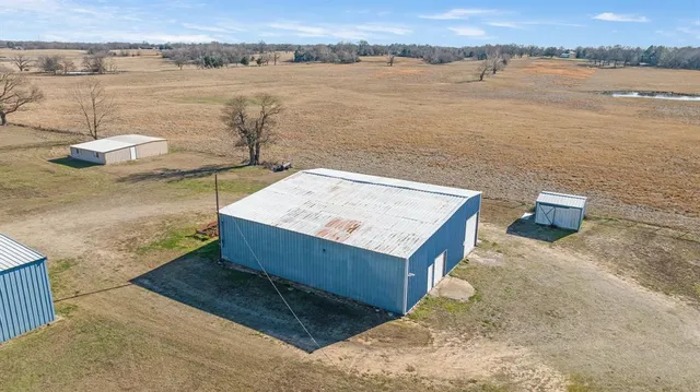 $1,250,000 | 4060 County Road 36220, Sumner, TX 75486