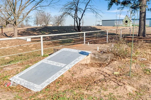 $1,250,000 | 4060 County Road 36220, Sumner, TX 75486