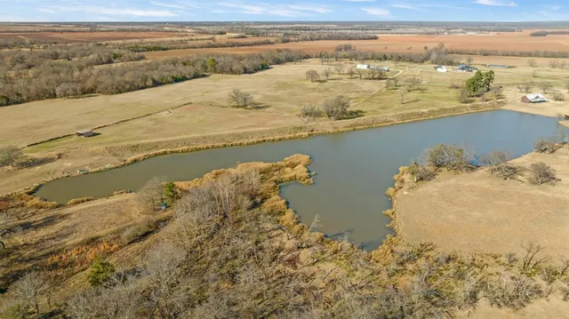 $1,250,000 | 4060 County Road 36220, Sumner, TX 75486