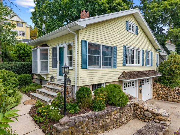 $669,000 | 16 North Main Street, Essex, CT 06426