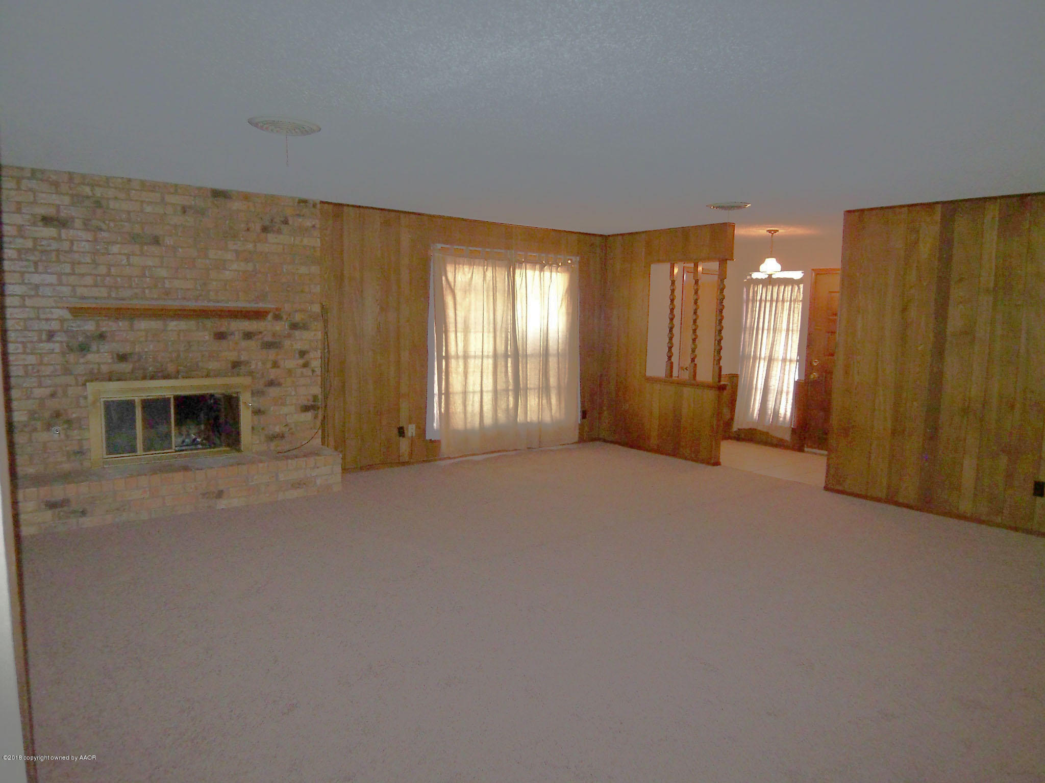 4424 Ridgecrest Circle Amarillo, TX 79109 - Photo 5 of 8 Living Room (2)
