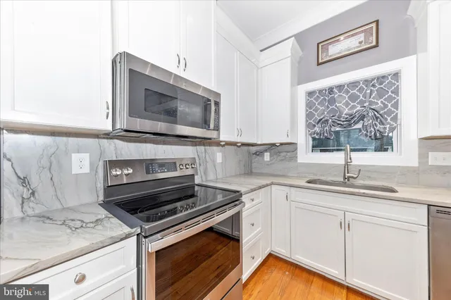 $599,000 | 210 Aylesbury Lane, Martinsburg, WV 25403