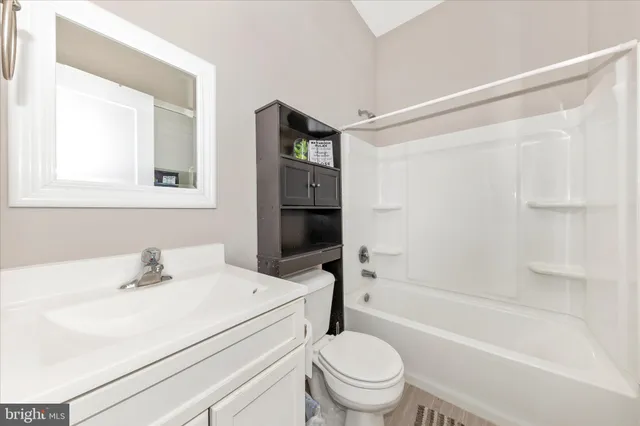 $599,000 | 210 Aylesbury Lane, Martinsburg, WV 25403