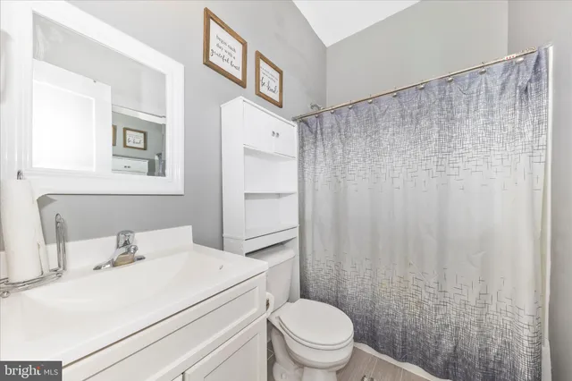 $599,000 | 210 Aylesbury Lane, Martinsburg, WV 25403