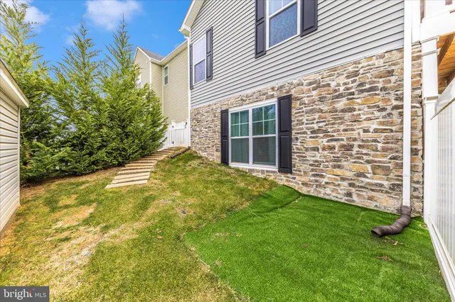 $599,000 | 210 Aylesbury Lane, Martinsburg, WV 25403