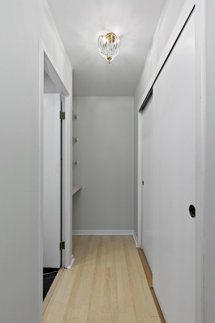20 North Tower Road, Unit 4F Oak Brook, IL 60523 - Photo 13 of 23 Gallery Image 13