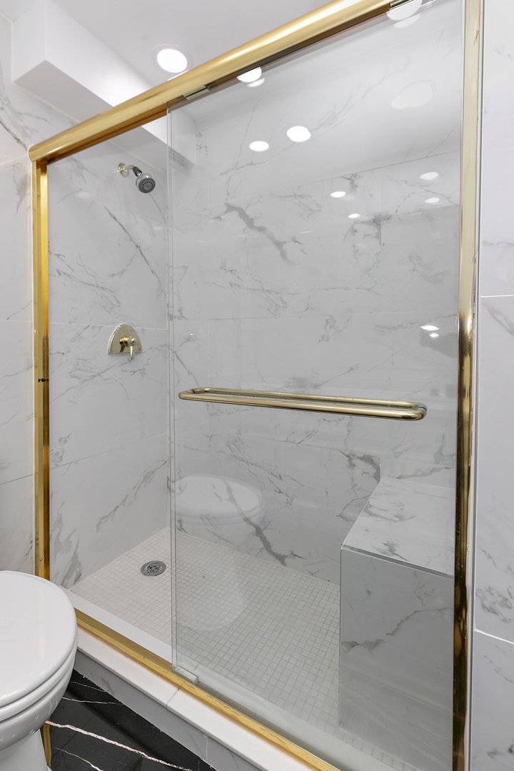 20 North Tower Road, Unit 4F Oak Brook, IL 60523 - Photo 15 of 23 Gallery Image 15