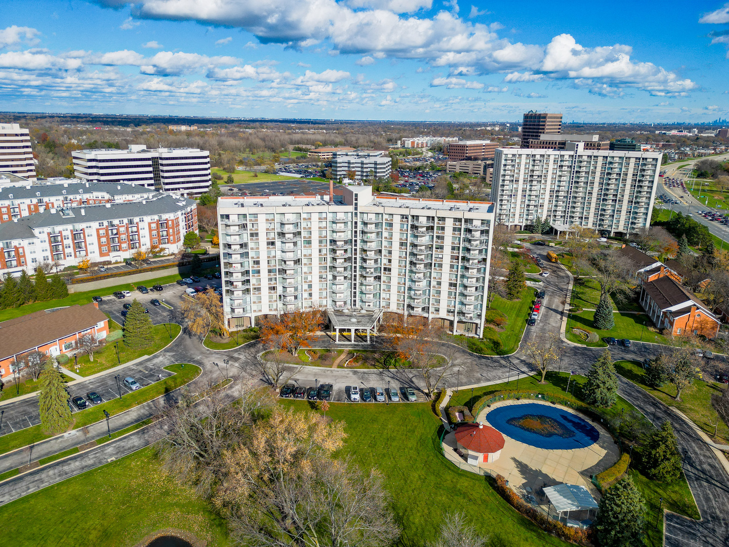 20 North Tower Road, Unit 4F Oak Brook, IL 60523 - Photo 21 of 23 Gallery Image 21