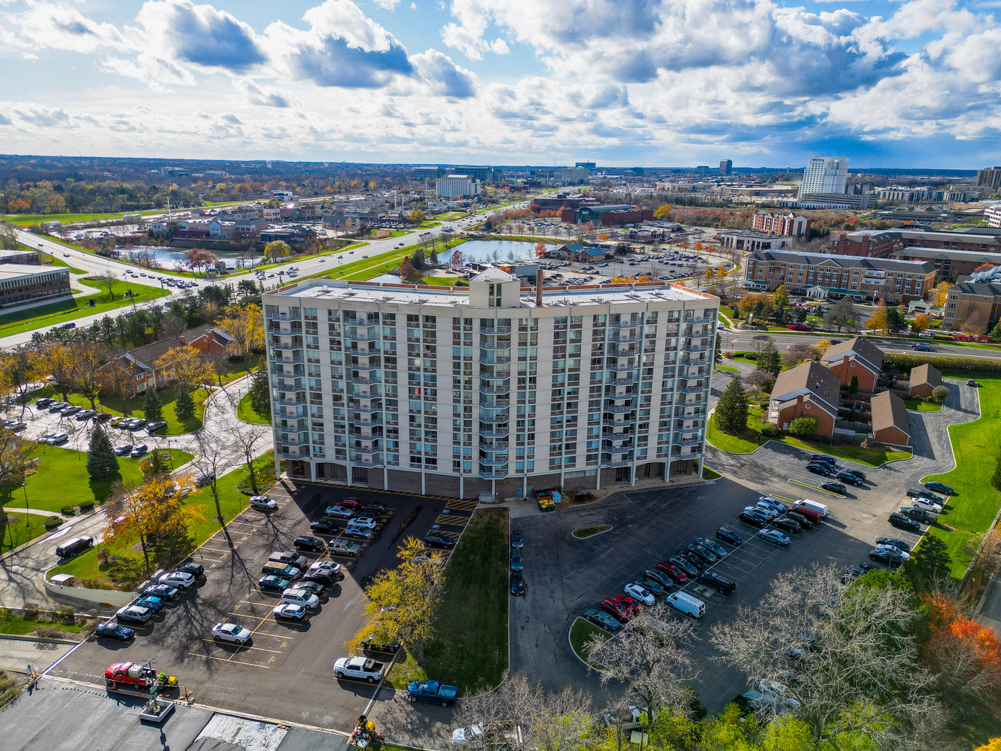 20 North Tower Road, Unit 4F Oak Brook, IL 60523 - Photo 22 of 23 Gallery Image 22