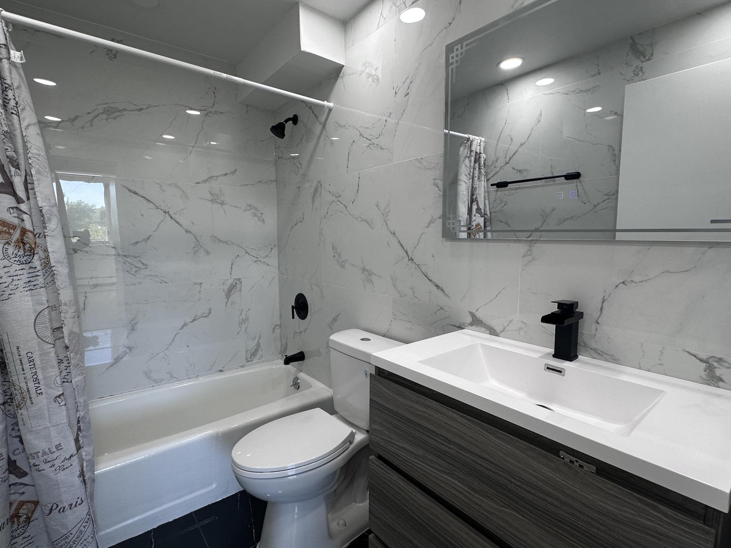 20 North Tower Road, Unit 4F Oak Brook, IL 60523 - Photo 10 of 23 Gallery Image 10