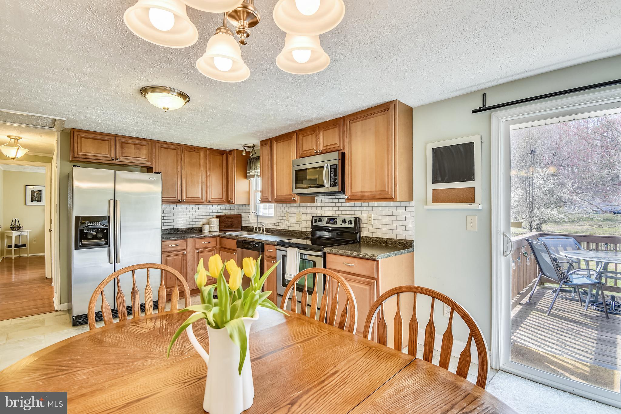 877 Chesterfield Road Annapolis, MD 21401 - Photo 7 of 36 Gallery Image 7