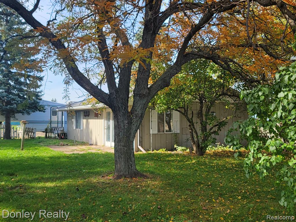 4750 West Elmwood Road Akron, MI 48701 - Photo 10 of 12