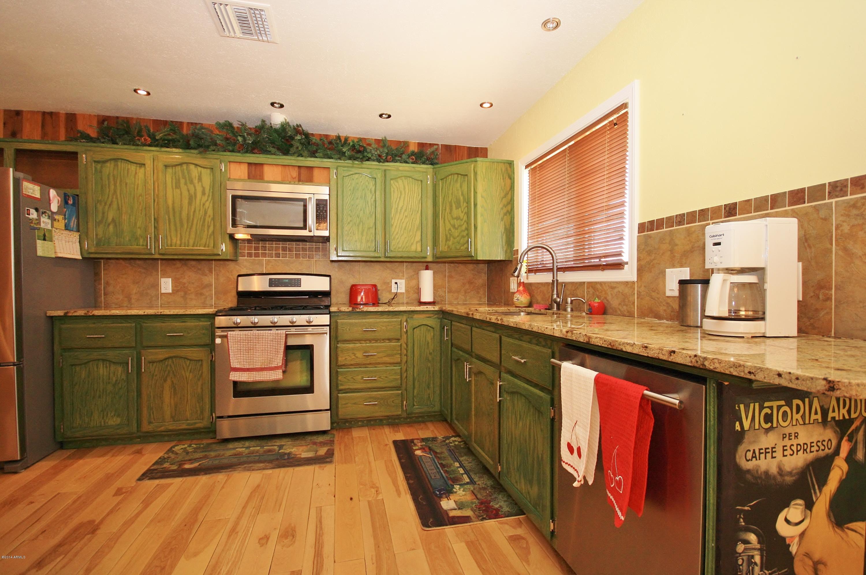 4510 North Tomahawk Road Apache Junction, AZ 85119 - Photo 6 of 32 UPGRADED KITCHEN
