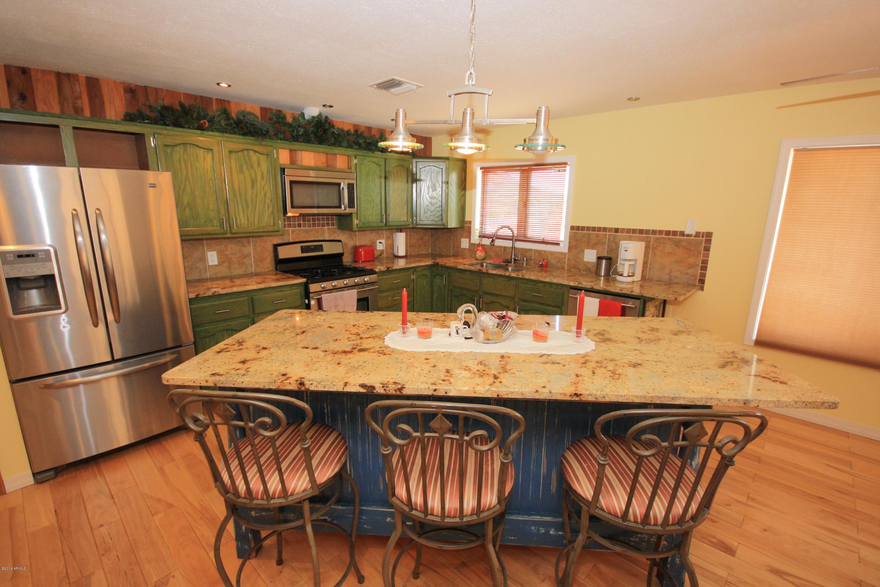 4510 North Tomahawk Road Apache Junction, AZ 85119 - Photo 9 of 32 UPGRADED KITCHEN