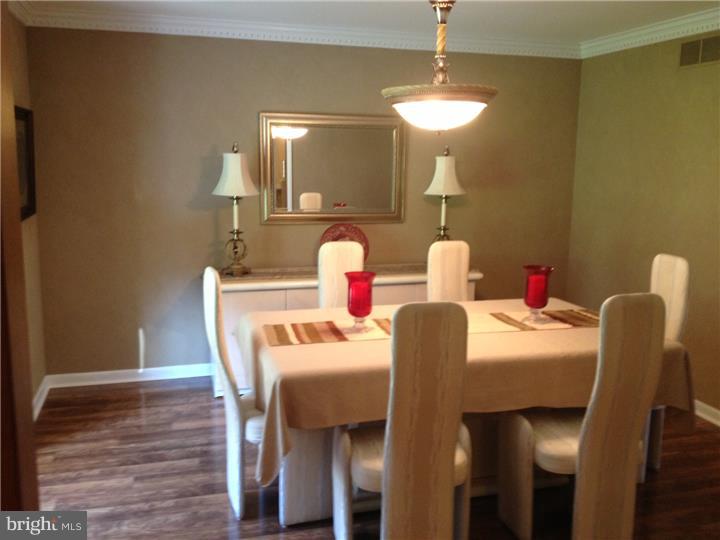 3371 Manor Road Huntingdon Valley, PA 19006 - Photo 5 of 19 Dining Room