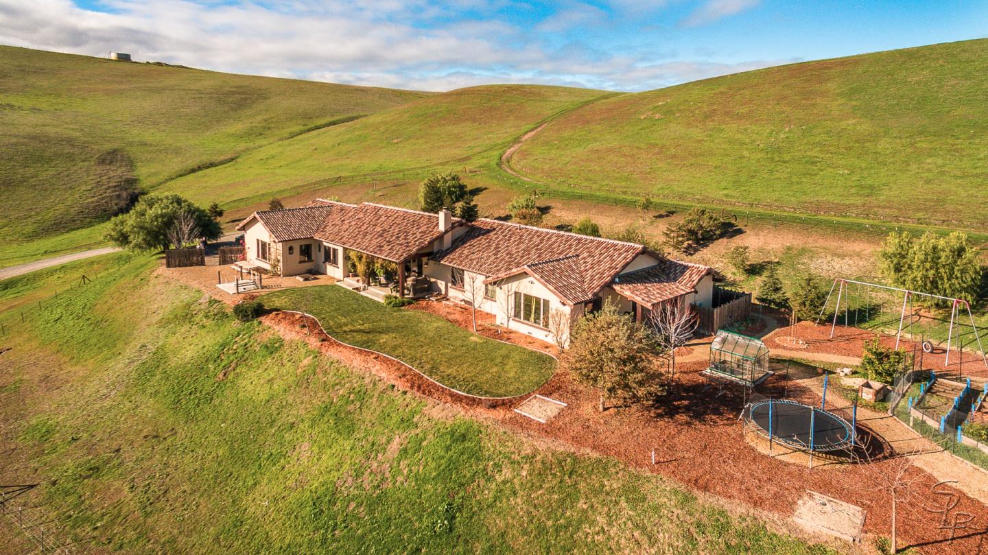 1285 Riverside Road Hollister, CA 95023 - Photo 1 of 15 Gallery Image 1