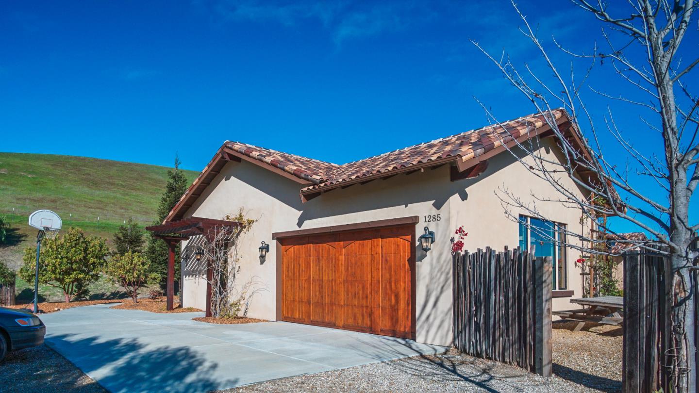 1285 Riverside Road Hollister, CA 95023 - Photo 3 of 15 Gallery Image 3