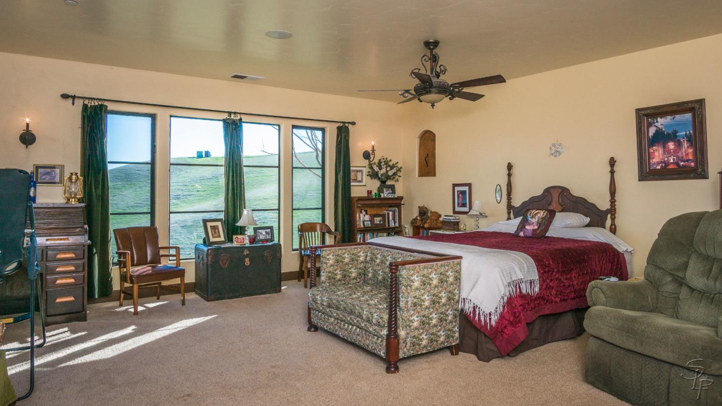 1285 Riverside Road Hollister, CA 95023 - Photo 9 of 15 Gallery Image 9