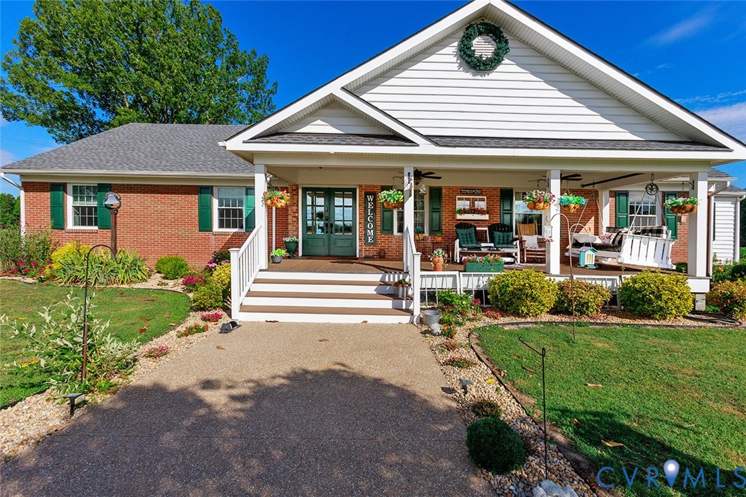 11133 Rolfe Highway Dendron, VA 23839 - Photo 5 of 49