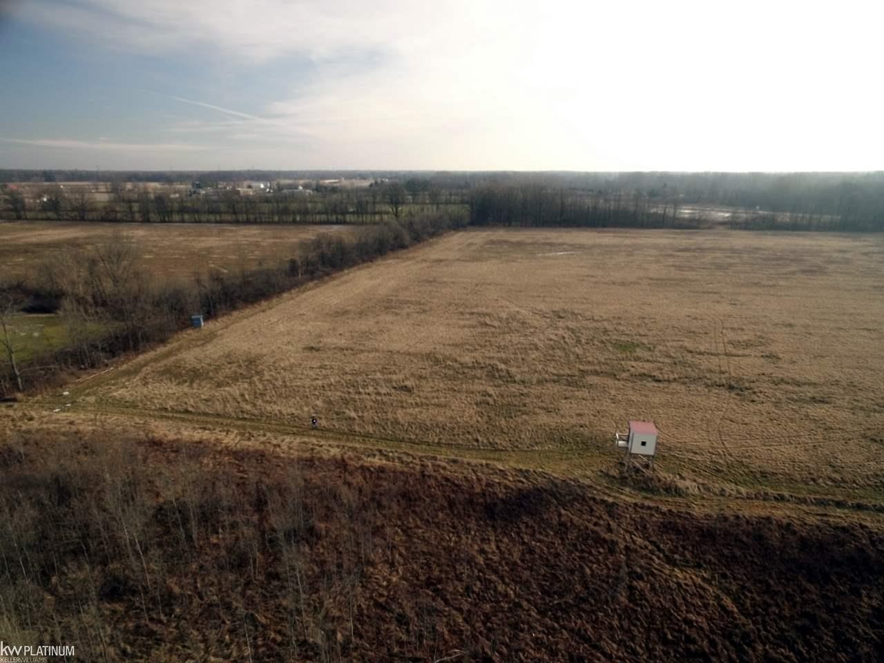 8151 Division Road Casco, MI 48064 - Photo 66 of 72 50002292-65.JPG