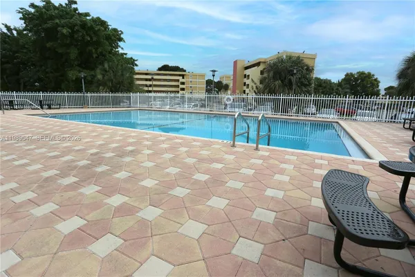 $2,100 | 9170 Fontainebleau Boulevard, Unit 203, Miami, FL 33172