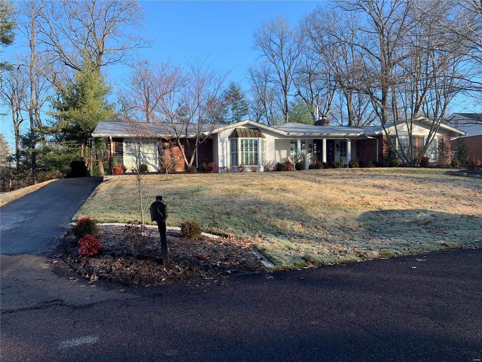 9875 Wild Deer Road St. Louis, MO 63124 - Photo 1 of 9